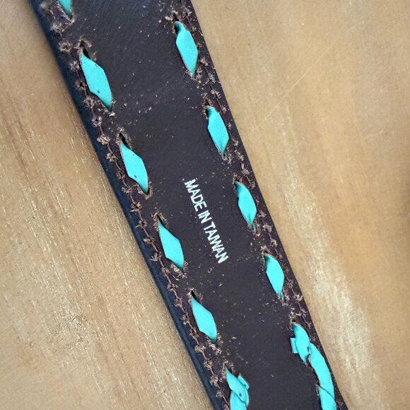 Woman's Western Belt with tooled Leather and Turquoise inlay Size 30 - Picture 6 of 17